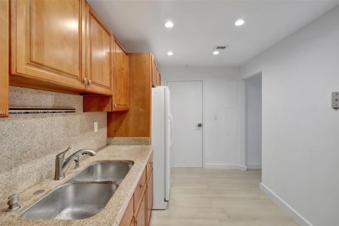 Copropriété à vendre à Coral Gables, Floride: 2 chambres, 140.28 m2 № 2370023 - photo 13