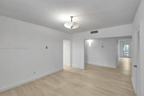 Copropriété à vendre à Coral Gables, Floride: 2 chambres, 140.28 m2 № 2370023 - photo 10
