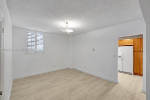 Copropriété à vendre à Coral Gables, Floride: 2 chambres, 140.28 m2 № 2370023 - photo 9