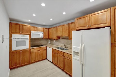 Copropriété à vendre à Coral Gables, Floride: 2 chambres, 140.28 m2 № 2370023 - photo 11