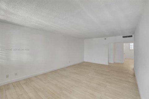 Copropriété à vendre à Coral Gables, Floride: 2 chambres, 140.28 m2 № 2370023 - photo 15