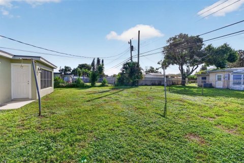 Villa ou maison à vendre à Melbourne, Floride: 4 chambres, 139.73 m2 № 2436780 - photo 27