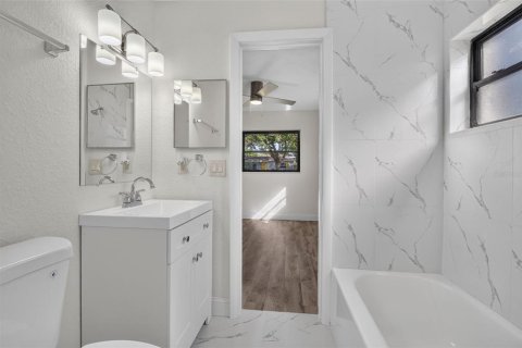 Villa ou maison à vendre à Melbourne, Floride: 4 chambres, 139.73 m2 № 2436780 - photo 18