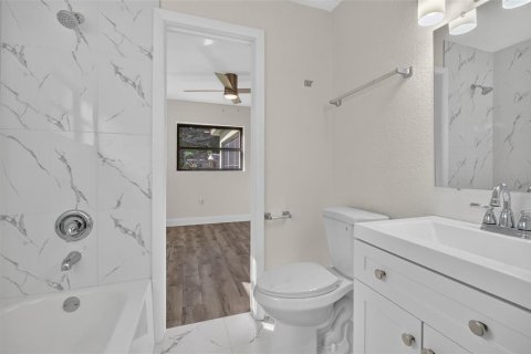 Villa ou maison à vendre à Melbourne, Floride: 4 chambres, 139.73 m2 № 2436780 - photo 17