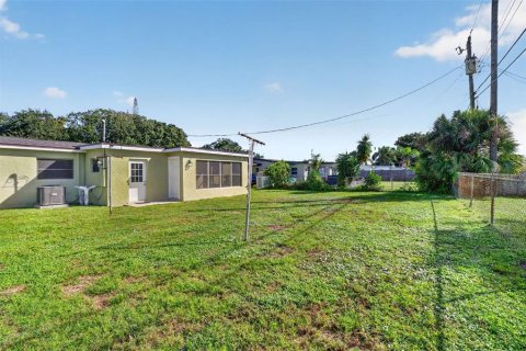 Villa ou maison à vendre à Melbourne, Floride: 4 chambres, 139.73 m2 № 2436780 - photo 28