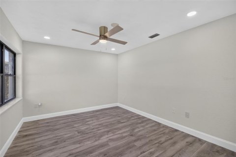 Villa ou maison à vendre à Melbourne, Floride: 4 chambres, 139.73 m2 № 2436780 - photo 3