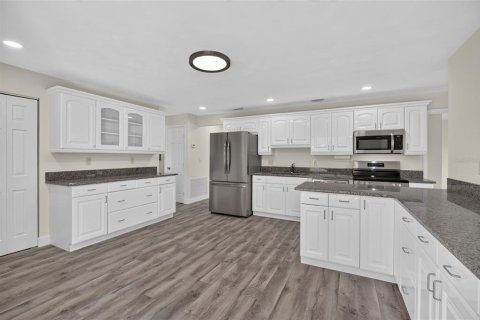 Villa ou maison à vendre à Melbourne, Floride: 4 chambres, 139.73 m2 № 2436780 - photo 8