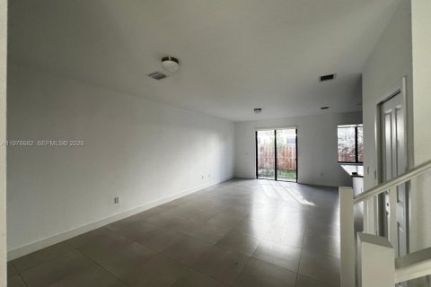 Townhouse in Miami, Florida 3 bedrooms, 169.45 sq.m. № 2040645 - photo 7