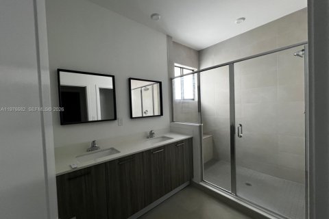 Townhouse in Miami, Florida 3 bedrooms, 169.45 sq.m. № 2040645 - photo 12