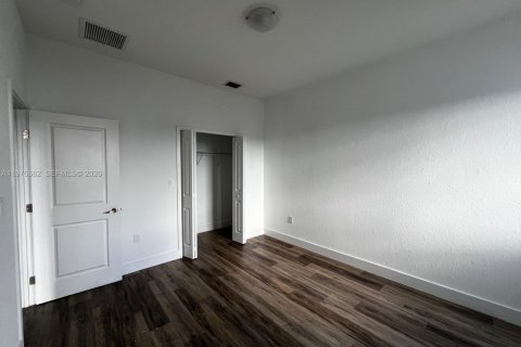 Townhouse in Miami, Florida 3 bedrooms, 169.45 sq.m. № 2040645 - photo 9