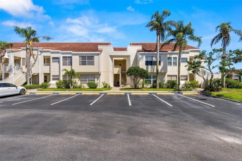 Condo in Saint Petersburg, Florida, 2 bedrooms  № 1690356 - photo 7