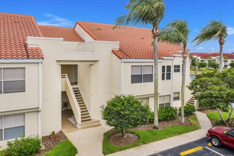 Condo in Saint Petersburg, Florida, 2 bedrooms  № 1690356 - photo 3