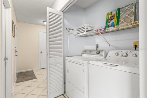Condo in Saint Petersburg, Florida, 2 bedrooms  № 1690356 - photo 28