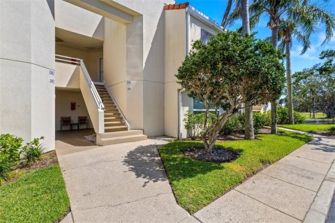 Condo in Saint Petersburg, Florida, 2 bedrooms  № 1690356 - photo 5