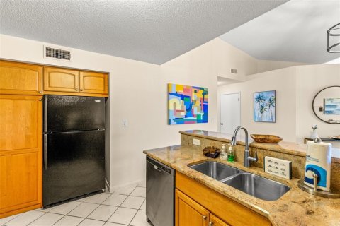 Condo in Saint Petersburg, Florida, 2 bedrooms  № 1690356 - photo 19