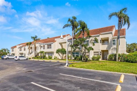 Condo in Saint Petersburg, Florida, 2 bedrooms  № 1690356 - photo 6