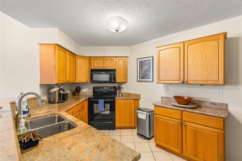 Condo in Saint Petersburg, Florida, 2 bedrooms  № 1690356 - photo 16