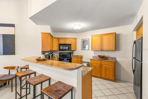Condo in Saint Petersburg, Florida, 2 bedrooms  № 1690356 - photo 14