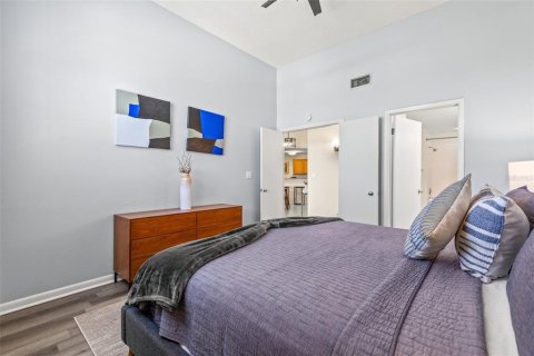 Condo in Saint Petersburg, Florida, 2 bedrooms  № 1690356 - photo 21