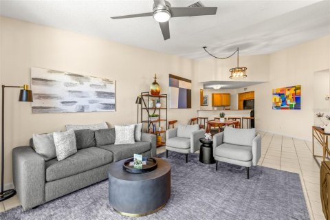 Condo in Saint Petersburg, Florida, 2 bedrooms  № 1690356 - photo 12