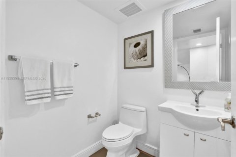 Copropriété à vendre à Sunny Isles Beach, Floride: 2 chambres, 175.21 m2 № 1997388 - photo 23