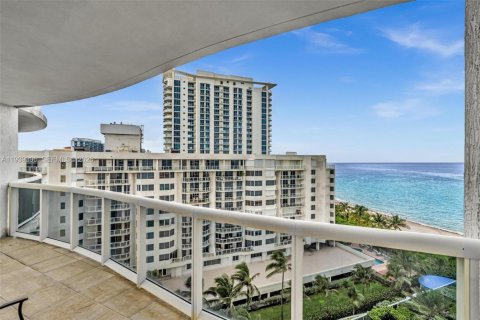 Copropriété à vendre à Sunny Isles Beach, Floride: 2 chambres, 175.21 m2 № 1997388 - photo 10
