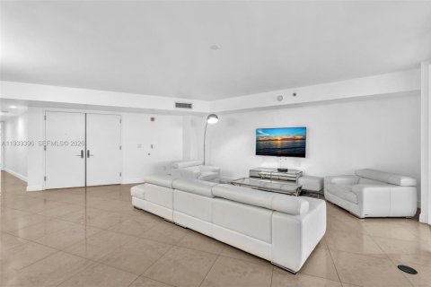 Copropriété à vendre à Sunny Isles Beach, Floride: 2 chambres, 175.21 m2 № 1997388 - photo 14