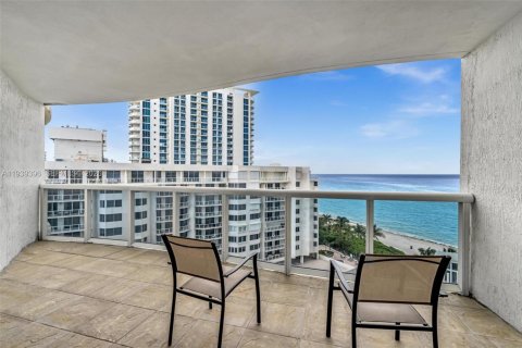 Copropriété à vendre à Sunny Isles Beach, Floride: 2 chambres, 175.21 m2 № 1997388 - photo 6