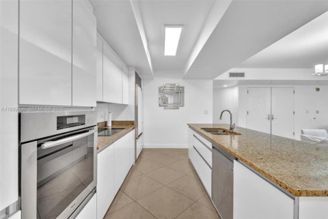 Copropriété à vendre à Sunny Isles Beach, Floride: 2 chambres, 175.21 m2 № 1997388 - photo 21
