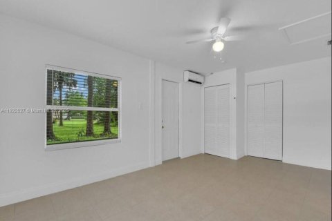 Casa en venta en Fort Myers, Florida, 3 dormitorios № 1975947 - foto 17