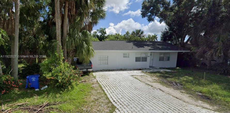 Casa en Fort Myers, Florida 3 dormitorios № 1975947