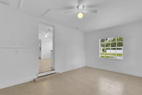 Casa en venta en Fort Myers, Florida, 3 dormitorios № 1975947 - foto 20