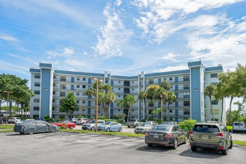 Condo in Lake Worth, Florida, 2 bedrooms № 2363528