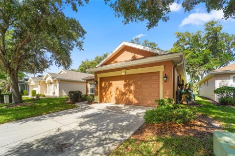 House in Brooksville, Florida 3 bedrooms, 214.98 sq.m. № 2099237 - photo 2