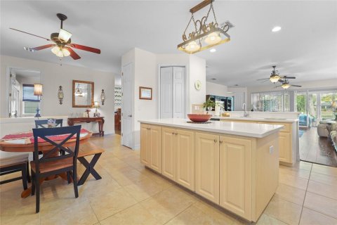 House in Brooksville, Florida 3 bedrooms, 214.98 sq.m. № 2099237 - photo 14