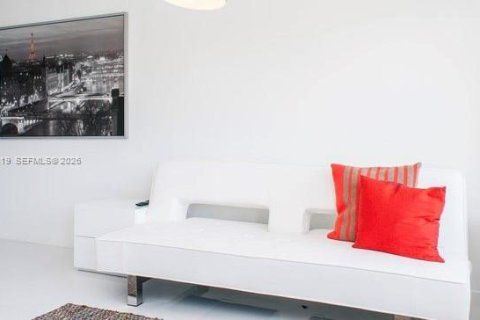 Condo in Miami Beach, Florida, 1 bedroom  № 2048985 - photo 4