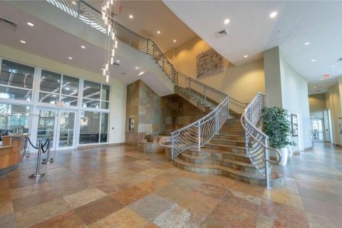 Condo in Hallandale Beach, Florida, 2 bedrooms  № 1929317 - photo 4