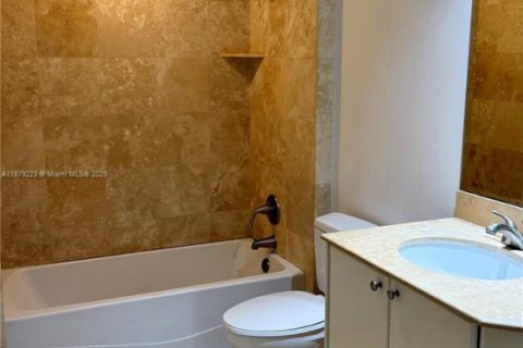 Condo in Hallandale Beach, Florida, 2 bedrooms  № 1929317 - photo 6