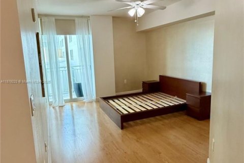 Condo in Hallandale Beach, Florida, 2 bedrooms  № 1929317 - photo 17