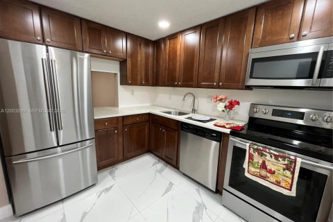 Кондоминиум с 1 спальней в Тамарак, Флорида № 2066480