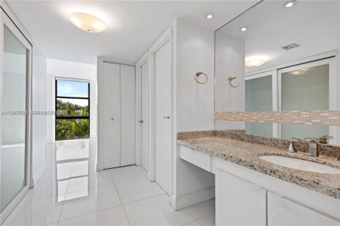 Снять в аренду кондоминиум в Авентура, Флорида 2 спальни, 121.98м2, № 2003783 - фото 8