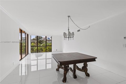 Снять в аренду кондоминиум в Авентура, Флорида 2 спальни, 121.98м2, № 2003783 - фото 5