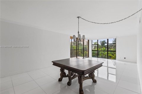 Снять в аренду кондоминиум в Авентура, Флорида 2 спальни, 121.98м2, № 2003783 - фото 2