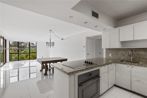 Снять в аренду кондоминиум в Авентура, Флорида 2 спальни, 121.98м2, № 2003783 - фото 4