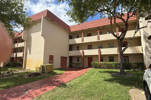 Copropriété à vendre à Sunrise, Floride: 2 chambres, 78.97 m2 № 2084212 - photo 3