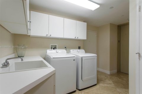 Condo in Aventura, Florida, 3 bedrooms № 2060136 - photo 23