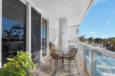 Condo in Aventura, Florida, 3 bedrooms № 2060136 - photo 7