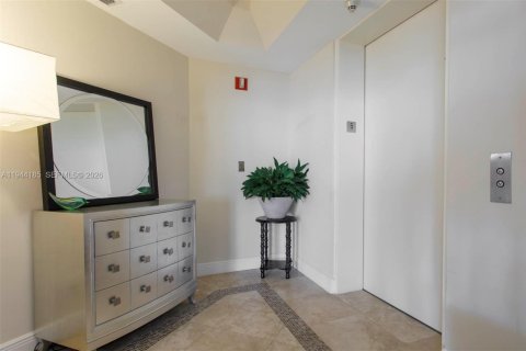 Condo in Aventura, Florida, 3 bedrooms № 2060136 - photo 2