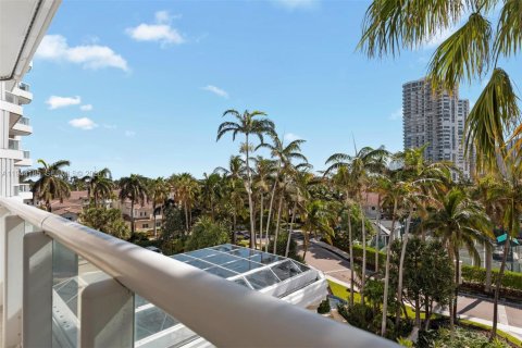 Condo in Aventura, Florida, 3 bedrooms № 2060136 - photo 18