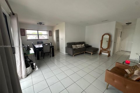 Condominio en venta en Miami, Florida, 2 dormitorios, 80.08 m2 № 2153352 - foto 6